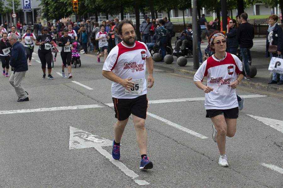 850 personas se sumaron a esta inciativa solidaria organizada por el Centro Comunitario de Sangre y Tejidos de Asturias, con el patrocinio de la Fundación EdP y la colaboración del Ayuntamiento de Gijón, la Dirección General de Deportes y EL COMERCIO