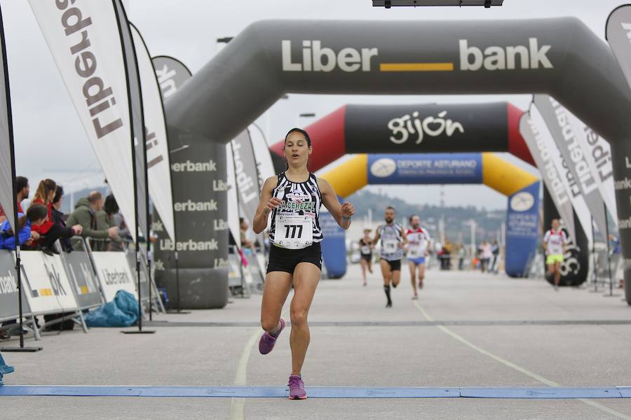 850 personas se sumaron a esta inciativa solidaria organizada por el Centro Comunitario de Sangre y Tejidos de Asturias, con el patrocinio de la Fundación EdP y la colaboración del Ayuntamiento de Gijón, la Dirección General de Deportes y EL COMERCIO