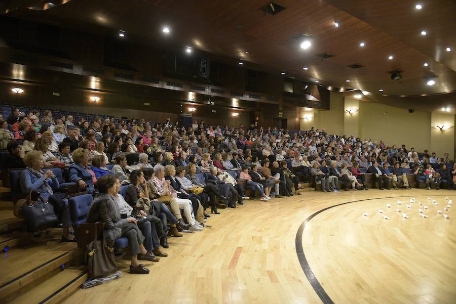 Lucieron en ropa de baño ante un público que llenó en Auditorio y que aplaudió el desparpajo de las improvisadas modelos