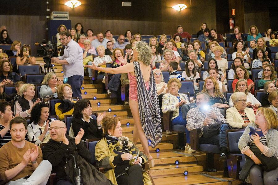 Lucieron en ropa de baño ante un público que llenó en Auditorio y que aplaudió el desparpajo de las improvisadas modelos