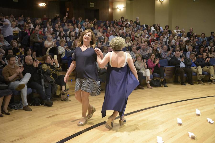 Lucieron en ropa de baño ante un público que llenó en Auditorio y que aplaudió el desparpajo de las improvisadas modelos