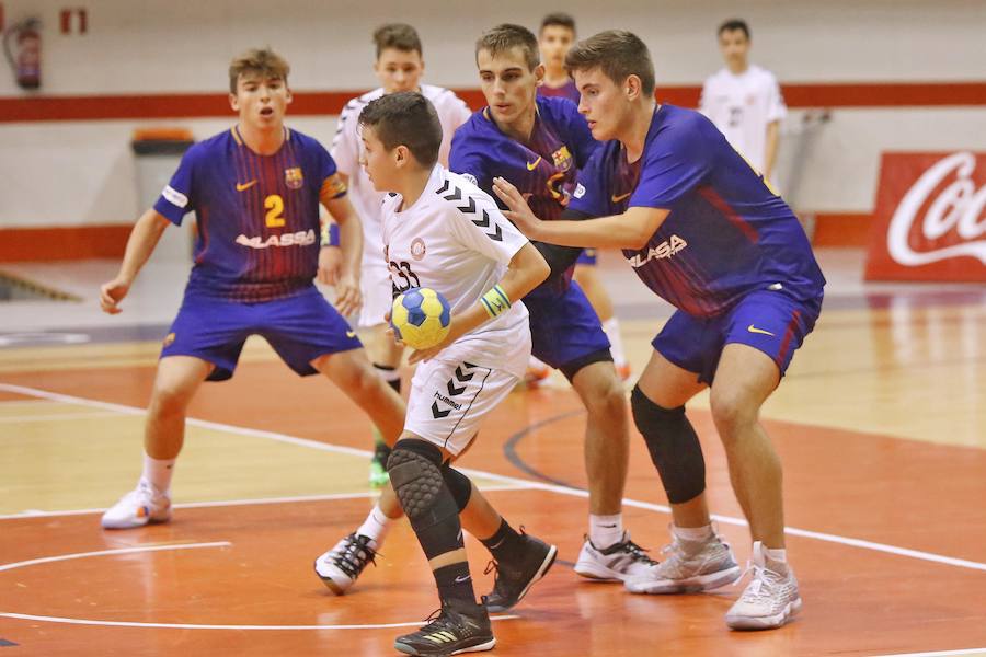 La competición arrancó en el Palacio de Deportes con la derrota de los «sietes» asturianos