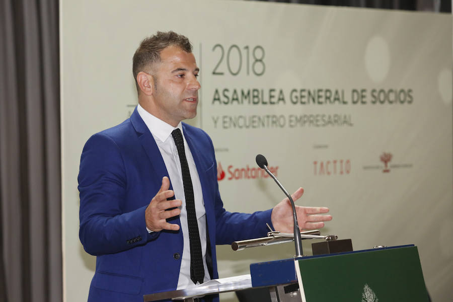 El acto, al que acudió el presidente de la Federación Asturiana de Empresarios (FADE) Belarmino Feito, se celebró en Las Caldas. 