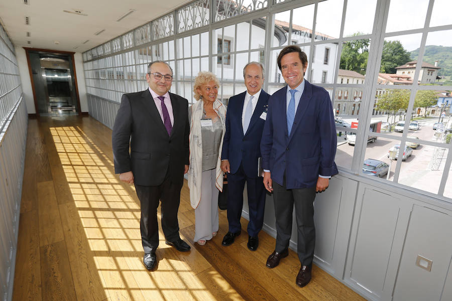 El acto, al que acudió el presidente de la Federación Asturiana de Empresarios (FADE) Belarmino Feito, se celebró en Las Caldas. 