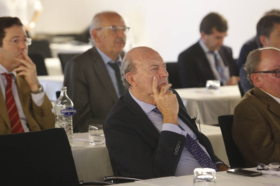 El acto, al que acudió el presidente de la Federación Asturiana de Empresarios (FADE) Belarmino Feito, se celebró en Las Caldas. 