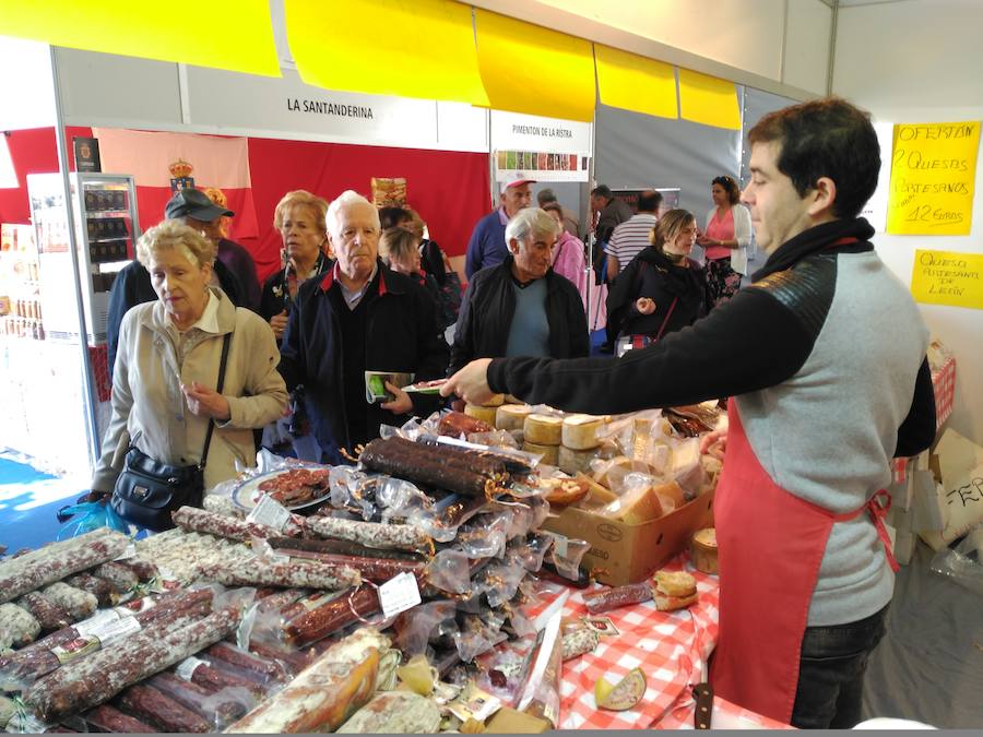 Vegadeo cierra este domingo la última edición de su Feria de Muestras, una cita comercial de referencia en Asturias que, un año más, ha registrado todo un éxito de público.