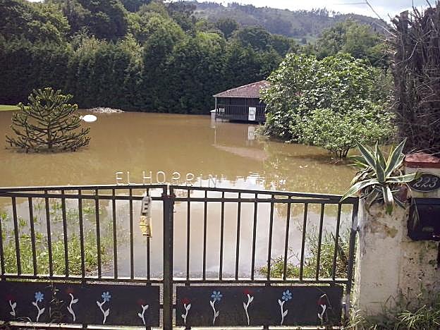 Cortes de tráfico en Santurio, y Deva, encharcado