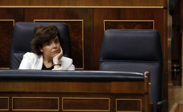 Soraya Sáenz de Santamaría, sentada en su antiguo escaño en el Congreso.