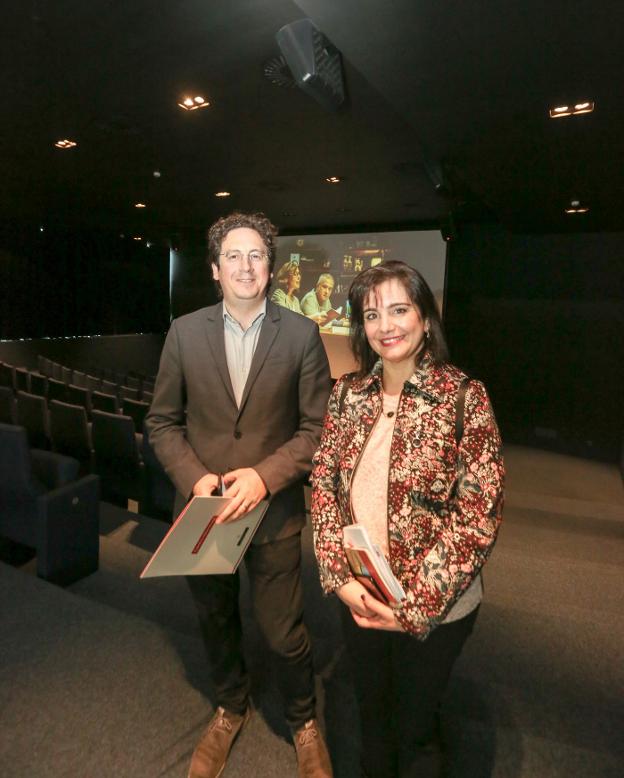 Carlos Cuadros y Yolanda Alonso, ayer en el Centro Niemeyer. 