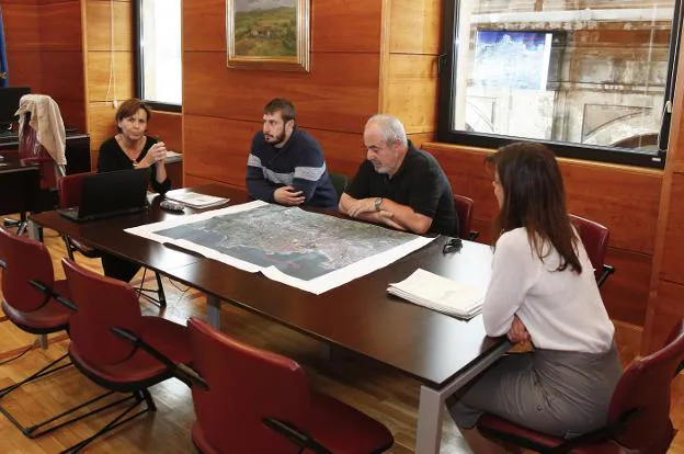 16 horas. Reunión con la federación vecinal urbana.