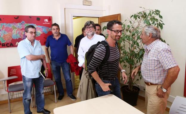 Comisión de Conflictos de IU celebrada en Oviedo. 