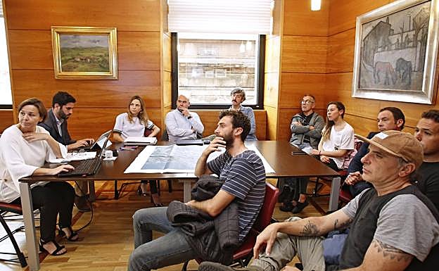 Surf. Moriyón, Rubén Hidalgo y Jesús Martínez con las escuelas y la federación. 
