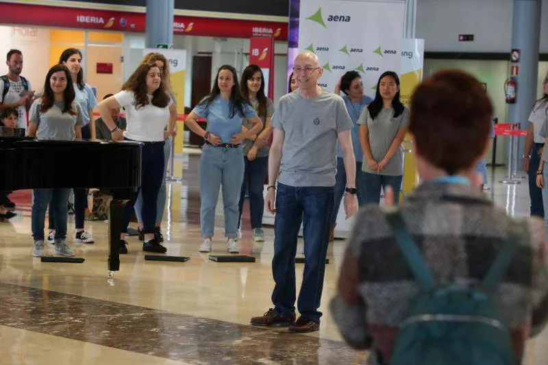 Fotos: El Aeropuerto de Asturias celebra su 50 aniversario con recuerdos y deseos de más rutas