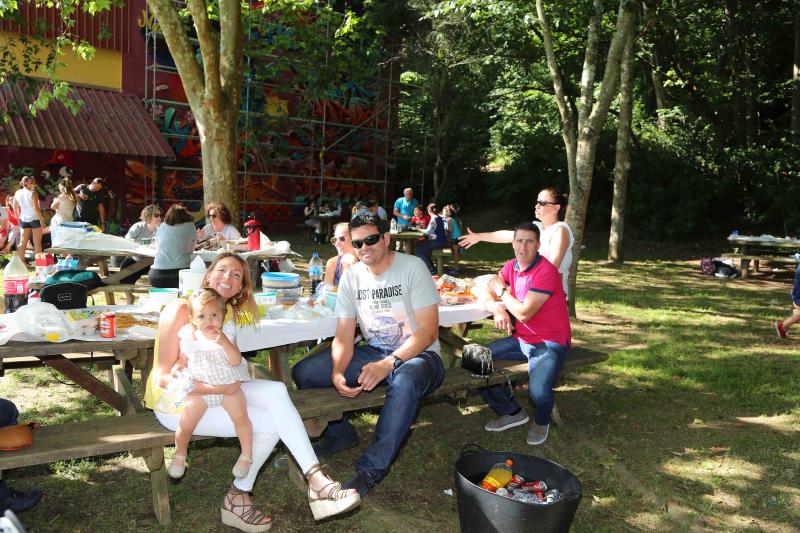 La merienda campestre comenzó pasadas las cinco de la tarde