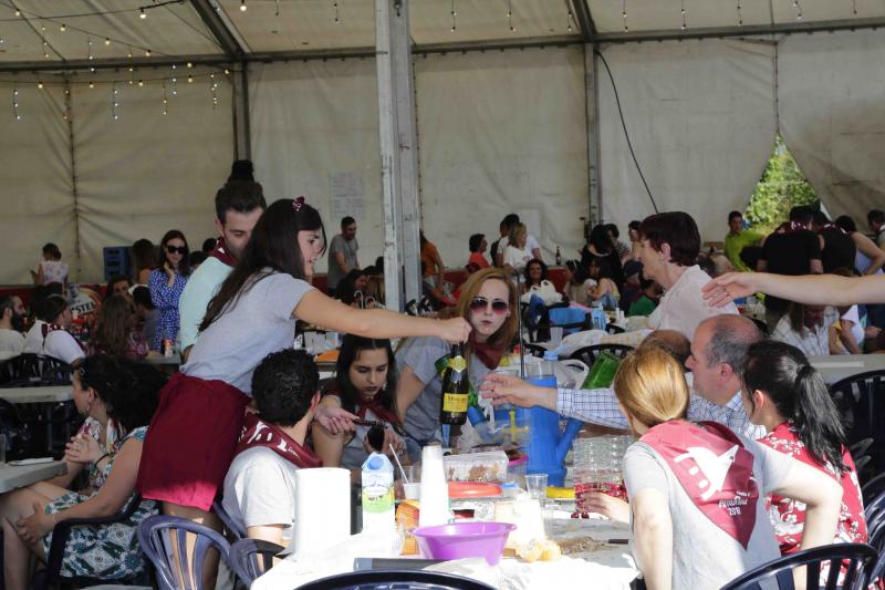 La merienda campestre comenzó pasadas las cinco de la tarde