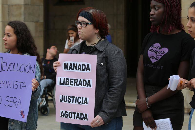 Fotos: Avilés sale a la calle en protesta contra la libertad provisional para &#039;La Manada&#039;