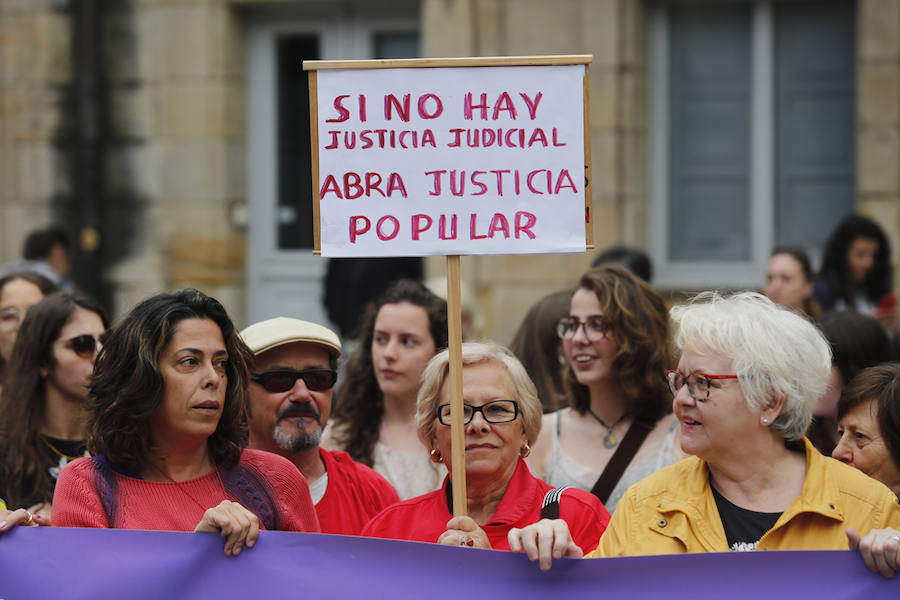 Fotos: Gijón toma la calle contra la libertad provisional