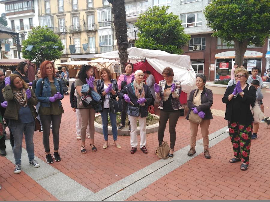 Fotos: Concentración contra la libertad provisional de &#039;La Manada&#039; en Luarca