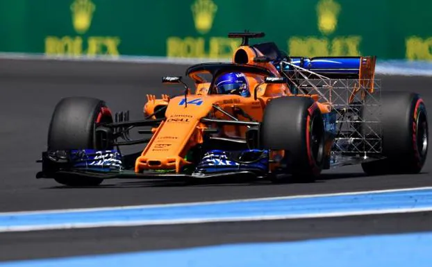 El McLaren de Fernando Alonso, rodando sobre el trazado de Paul Ricard. 