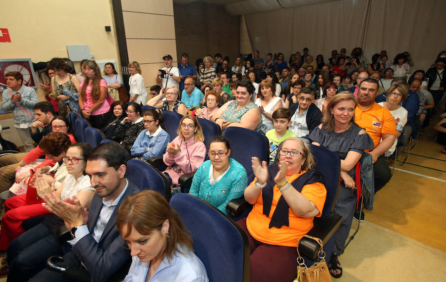 Entre las actividades del programa festivo, la entrega de diplomas y la inauguración de un mural y una plaza en la que han participado autoridades locales y regionales