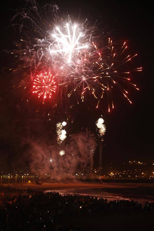 Fotos: Danza en torno al fuego de San Juan