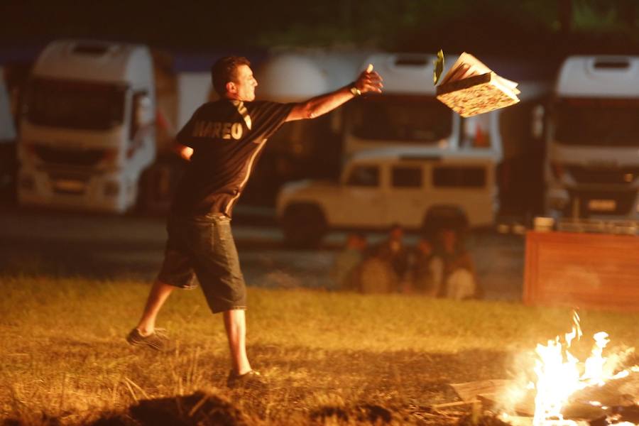 Fotos: Danza en torno al fuego de San Juan