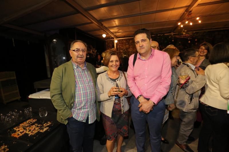 José Luis García González, secretario de organización de la Unión Comarcal de Comisiones Obreras; Evelia Muñiz, secretaria de Política Social y Formación, y José Manuel Rodríguez Baltar, secretario general de la Unión Comarcal de Comisiones Obreras.