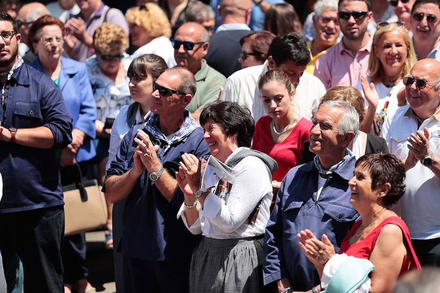 Fotos: Cudillero se llena con L&#039;Amuravela