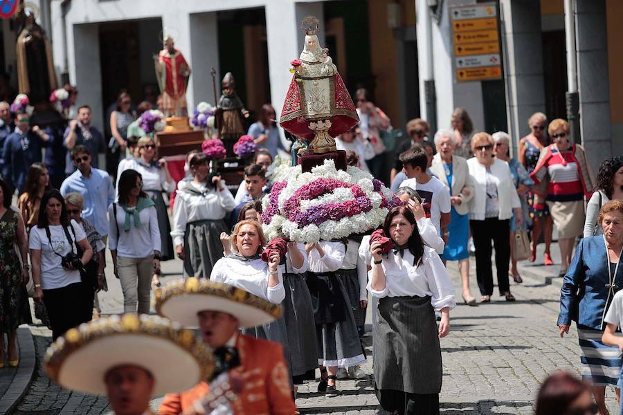 Fotos: Cudillero se llena con L&#039;Amuravela