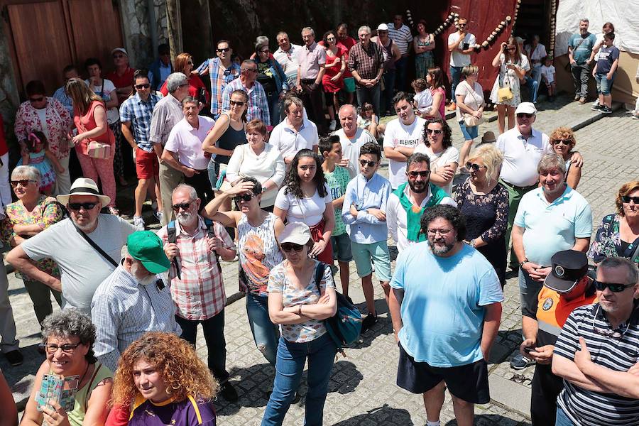 Fotos: Cudillero se llena con L&#039;Amuravela