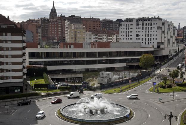 La superficie comercial se instalará en la entrada por la Cruz Roja. 