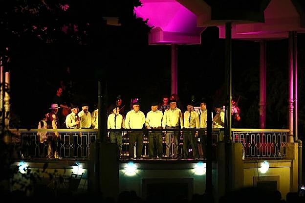 El equipo de la zarzuela 'Avilés 1900' repetirá casi al completo en la nueva 'Carretera de Avilés'. 