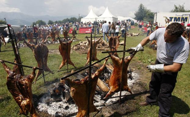 Fiesta  del Corderu en Prau Llagüezos. 