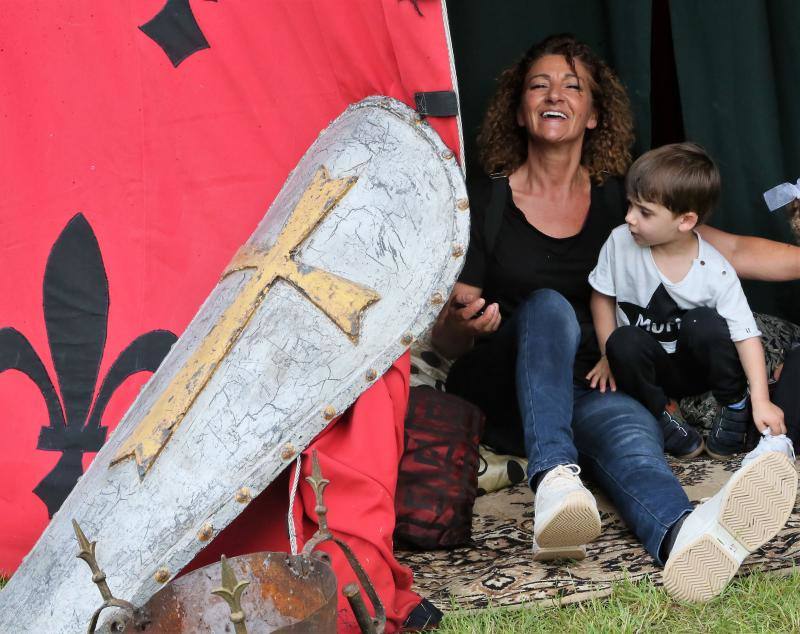 La historia de la rebeldía de los vecinos de Llanera contra el obispo Don Guillén se repite y llena de fiesta y espectáculo la localidad