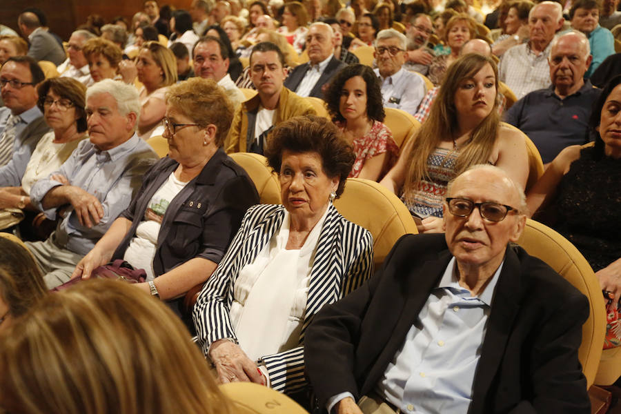 Los siete galardonados prestan un servicio a la ciudad tratando de hacerla «un lugar mejor», aseguró Carmen Moriyón.