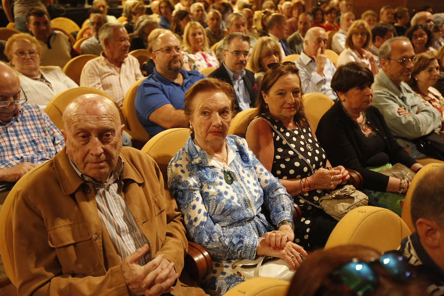 Los siete galardonados prestan un servicio a la ciudad tratando de hacerla «un lugar mejor», aseguró Carmen Moriyón.