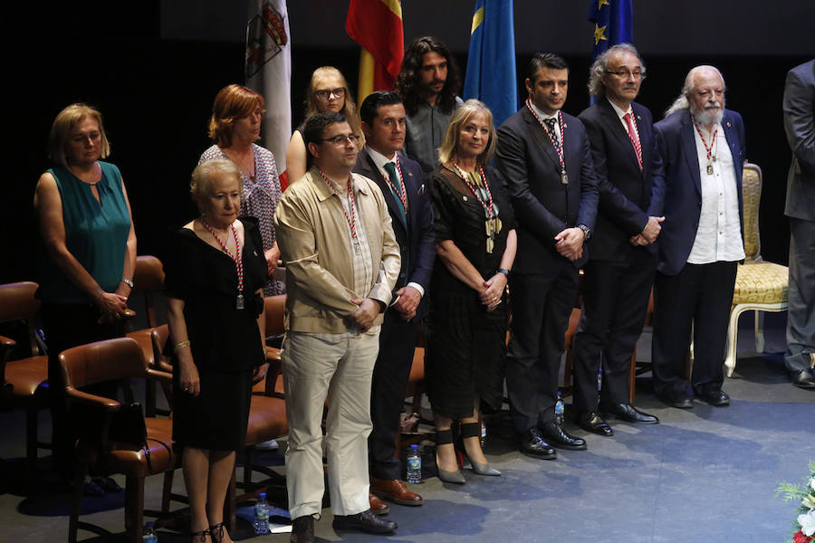 Los siete galardonados prestan un servicio a la ciudad tratando de hacerla «un lugar mejor», aseguró Carmen Moriyón.