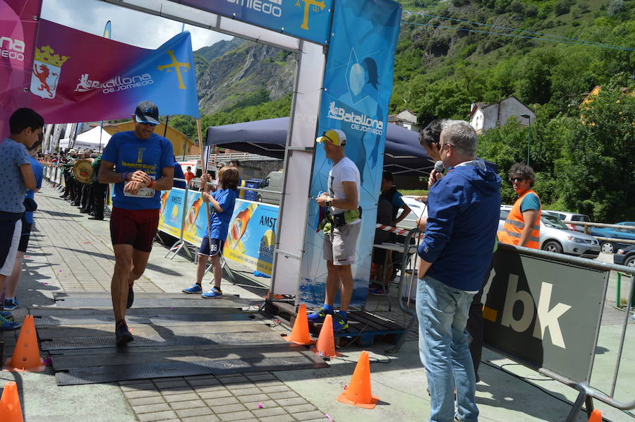 El duelo deportivo que enfrenta a leoneses y somedanos finalizó con la victoria leonesa en la séptima edición de una prueba donde prima el buen ambiente