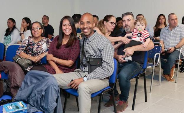 La iglesia evangélica 'Cielos abiertos' inaugura su sede en Laviada «cargada de ilusión» | El Comercio: Diario de Asturias La iglesia evangélica 'Cielos abiertos' inaugura su sede en Laviada «cargada de ilusión» | El Comercio: Diario de Asturias