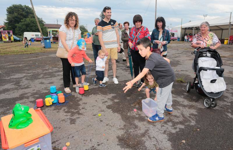 Parroquias y barrios de la ciudad mantuvieron el espíritu festivo y lograron sacar adelante casi todo el programa de actos previsto.