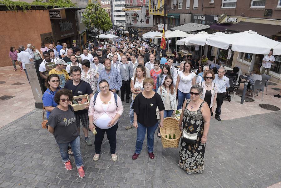 Vecinos y comerciantes de Oviedo impulsan una asociación para dinamizar la actividad del Bulevar de la Sidra.