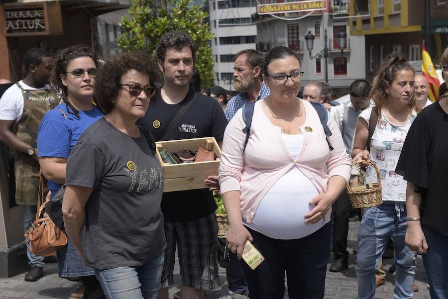 Vecinos y comerciantes de Oviedo impulsan una asociación para dinamizar la actividad del Bulevar de la Sidra.