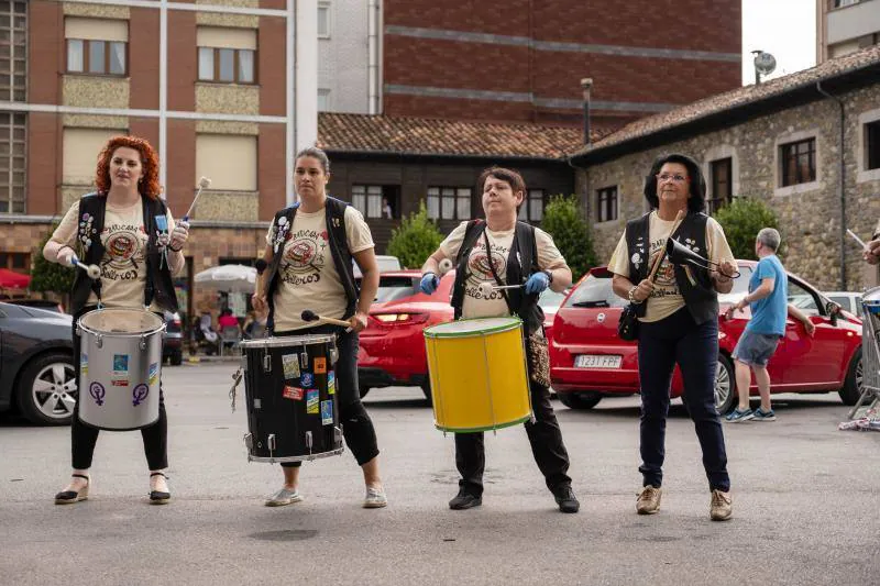 El colectivo Selleros protagonizó este acto simbólico en Arriondas que marca el inicio de la cuenta atrás para la celebración de la fiesta por excelencia de la comarca, que este 2018 tendrá lugar el sábado 4 de agosto. 