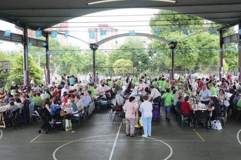 Los barrios y parroquias de la ciudad valoran la gran afluencia de pública a las celebraciones del fin de semana.