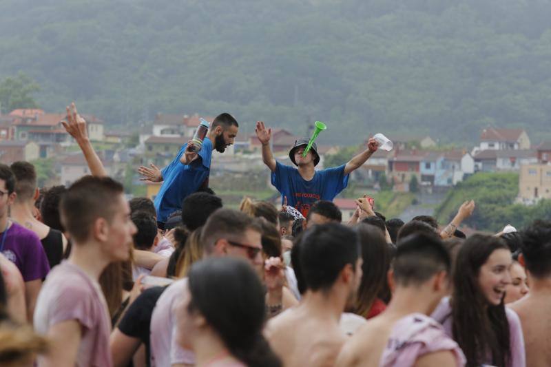 Cientos de romeros cumplieron con la tradición anual y disfrutaron de una intensa jornada festiva en Castandiello