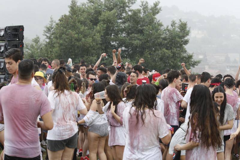 Cientos de romeros cumplieron con la tradición anual y disfrutaron de una intensa jornada festiva en Castandiello