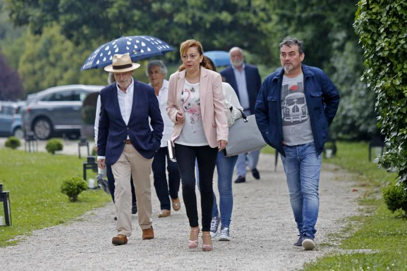 El suplemento gastronómico de EL COMERCIO, 'Yantar', ha entregado sus Calderetas de Don Calixto 2018, galardones con los que este año se reconoce la trayectoria de Eneko Atxa, Félix Martínez y el restaurante valdesano Casa Consuelo.