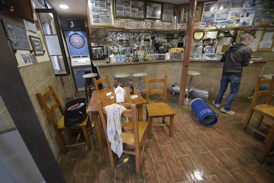 Asturias se encuentra en alerta amarilla por las fuertes lluvias y varias localidades de la región se han visto afectadas por las mismas. En Cudillero y en Oviedo se han producido inundaciones y argayos.