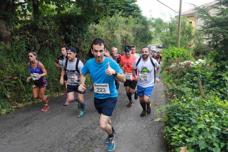 Un nutrido grupo de corredores ha participado en el sexto Trail Minero de Langreo, una prueba que nació para fomentar el conocimiento del medio natural, rural y postindustrial por el que discurre el itinerario.