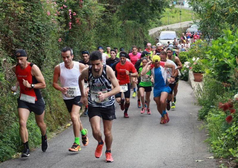 Un nutrido grupo de corredores ha participado en el sexto Trail Minero de Langreo, una prueba que nació para fomentar el conocimiento del medio natural, rural y postindustrial por el que discurre el itinerario.
